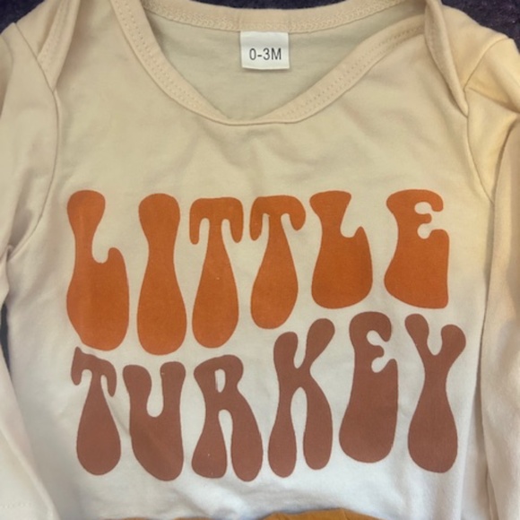 0-3 month baby Holliday Wear - Picture 3 of 4